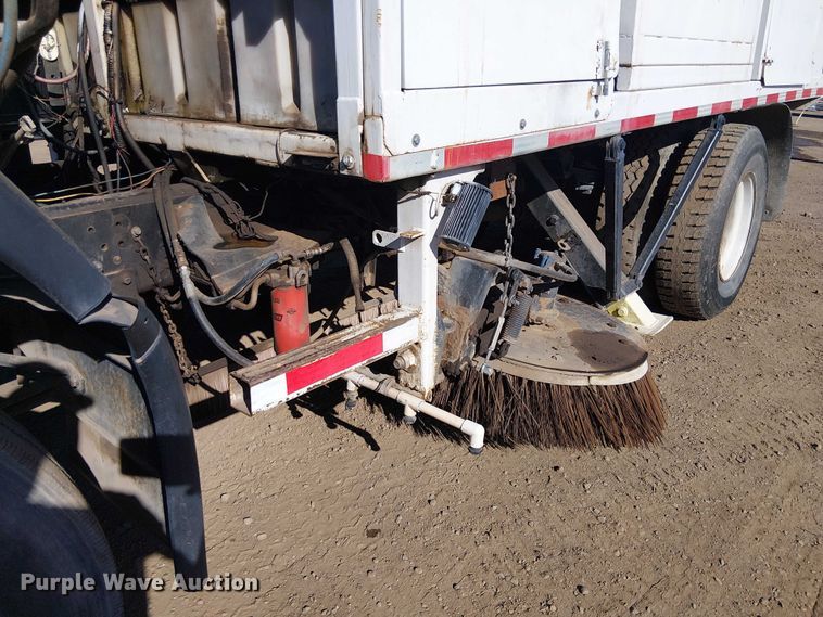 image for item EU2632 2004 GMC T-series street sweeper truck