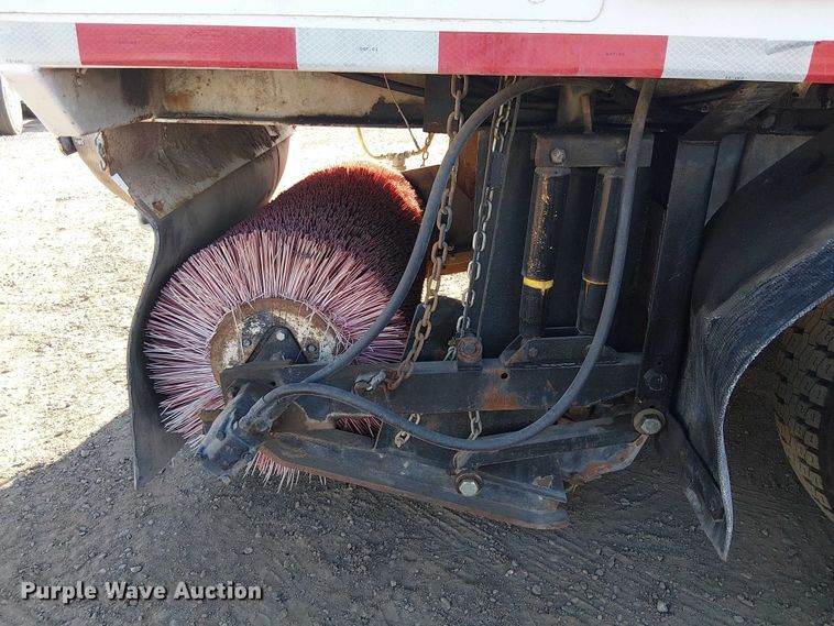 image for item EU2632 2004 GMC T-series street sweeper truck