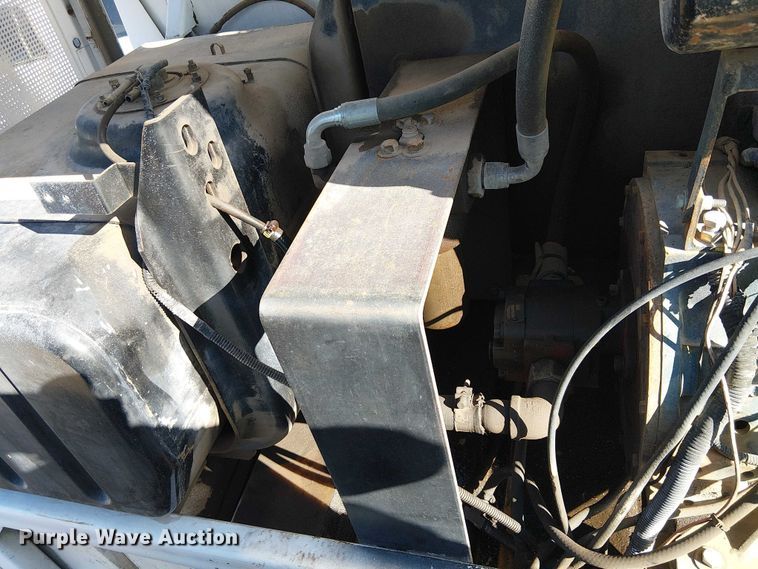 image for item EU2632 2004 GMC T-series street sweeper truck