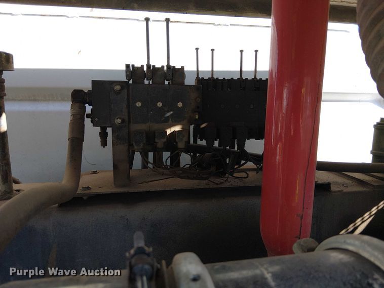 image for item EU2632 2004 GMC T-series street sweeper truck