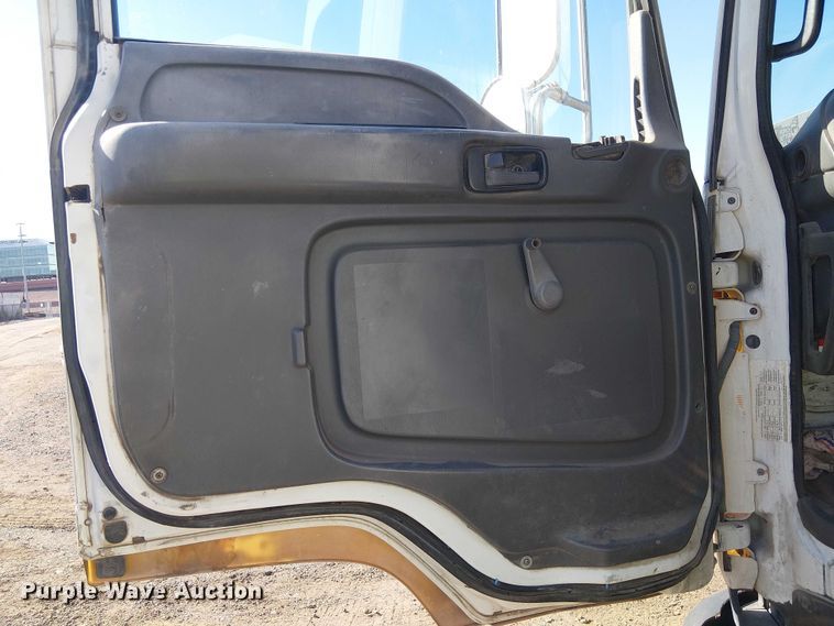 image for item EU2632 2004 GMC T-series street sweeper truck