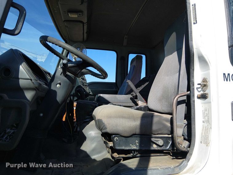 image for item EU2632 2004 GMC T-series street sweeper truck