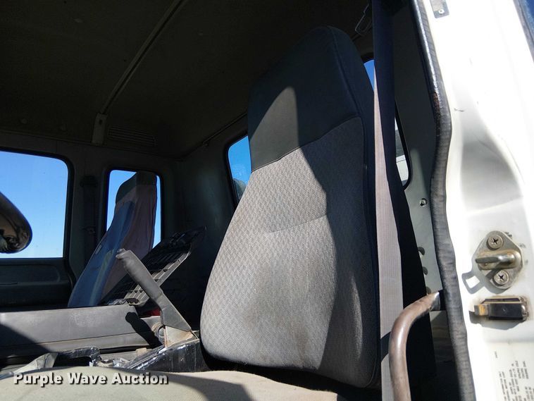 image for item EU2632 2004 GMC T-series street sweeper truck