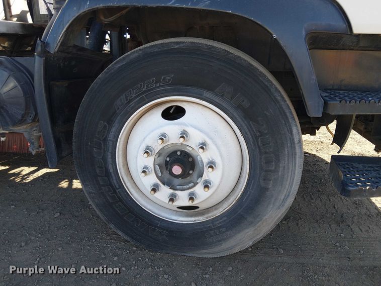 image for item EU2632 2004 GMC T-series street sweeper truck