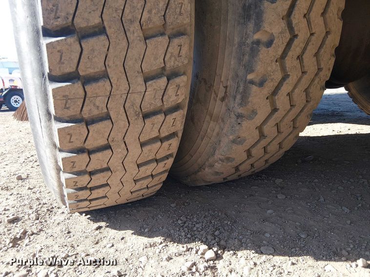 image for item EU2632 2004 GMC T-series street sweeper truck