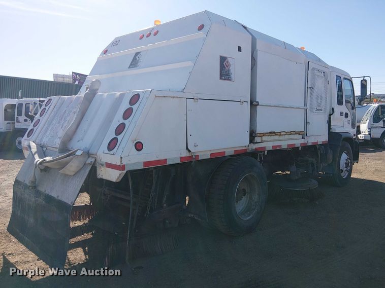 image for item EU2633 2004 GMC T-series street sweeper truck