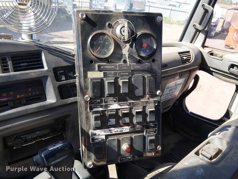 image for item EU2633 2004 GMC T-series street sweeper truck