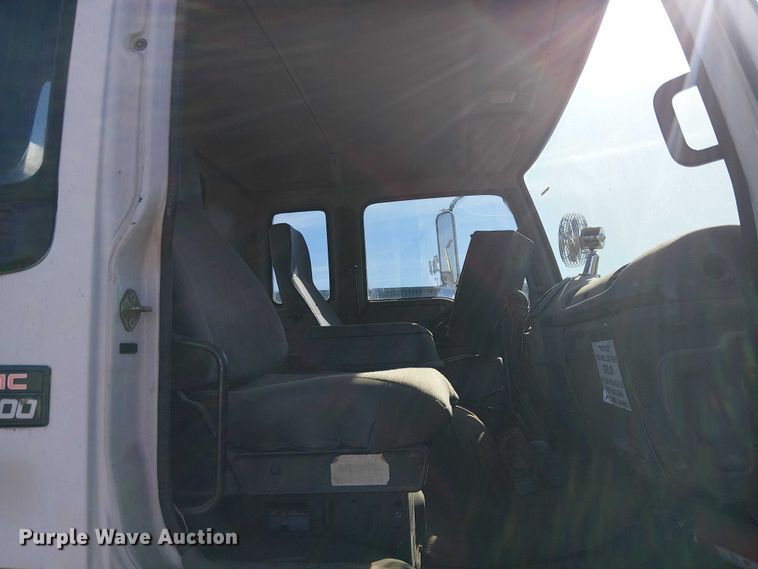 image for item EU2633 2004 GMC T-series street sweeper truck