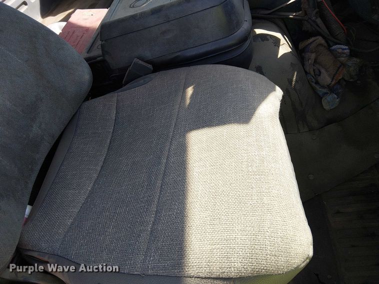 image for item EU2633 2004 GMC T-series street sweeper truck