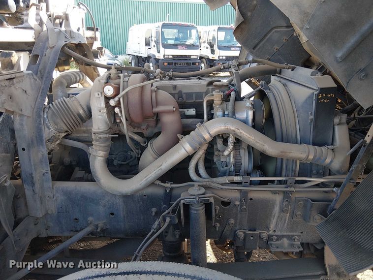 image for item EU2633 2004 GMC T-series street sweeper truck