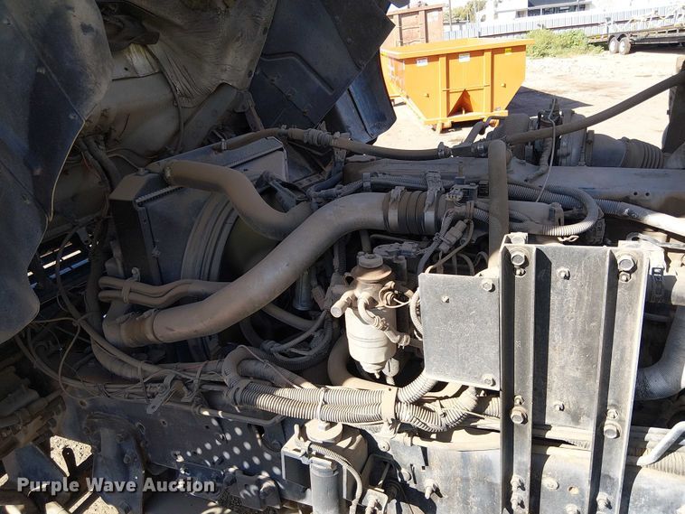 image for item EU2633 2004 GMC T-series street sweeper truck