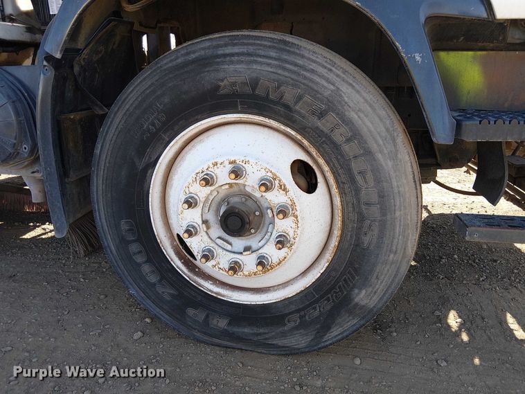 image for item EU2633 2004 GMC T-series street sweeper truck