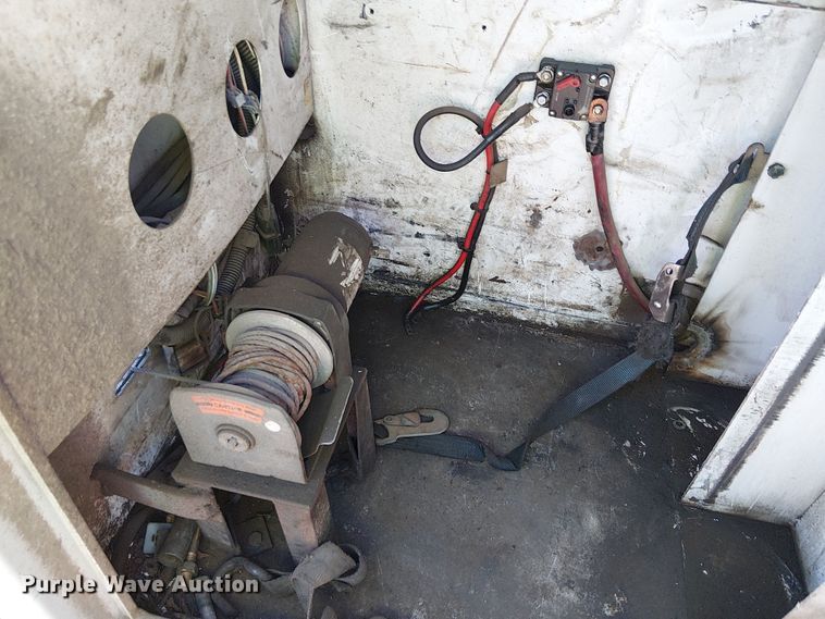 image for item EU2637 2008 Dodge Ram 3500 utility bed pickup truck