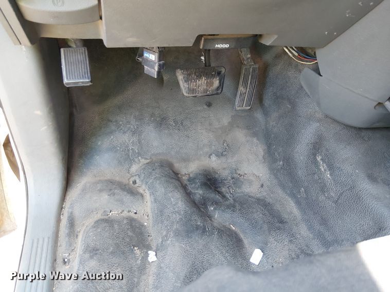 image for item EU2637 2008 Dodge Ram 3500 utility bed pickup truck