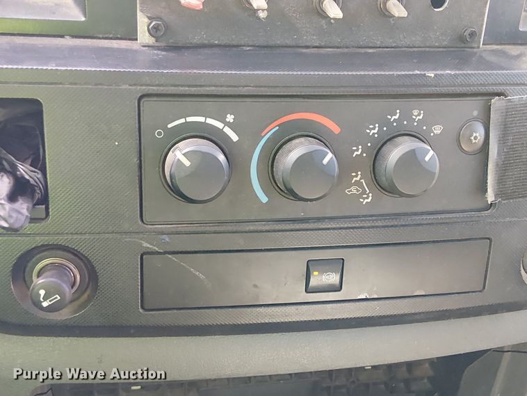 image for item EU2637 2008 Dodge Ram 3500 utility bed pickup truck