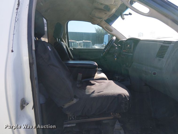 image for item EU2637 2008 Dodge Ram 3500 utility bed pickup truck