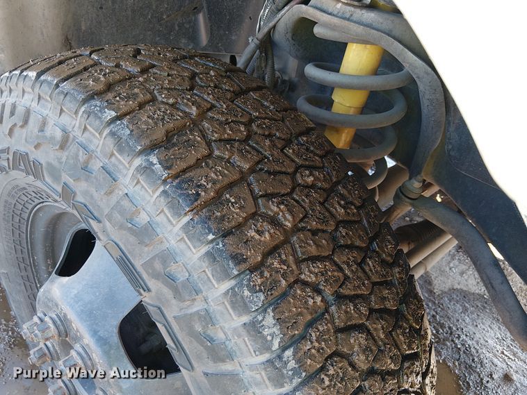 image for item EU2637 2008 Dodge Ram 3500 utility bed pickup truck