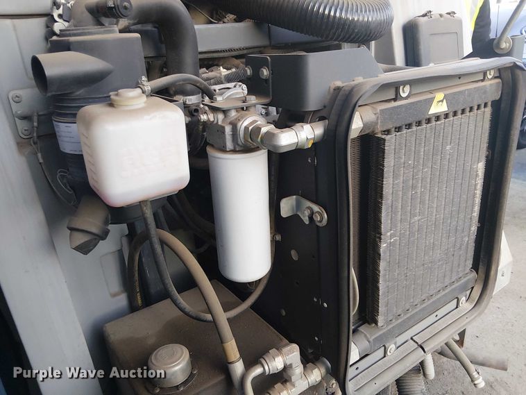 image for item EU2640 2016 NILFISK SC8000 sweeper