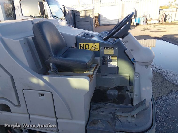 image for item EU2642 2016 NILFISK SC8000 sweeper