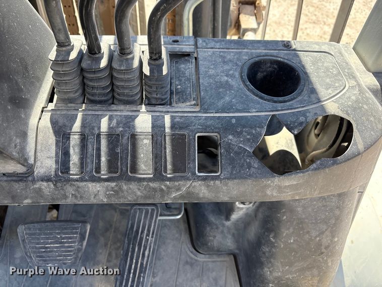 image for item EU4895 2016 UniCarriers PF80YLP forklift