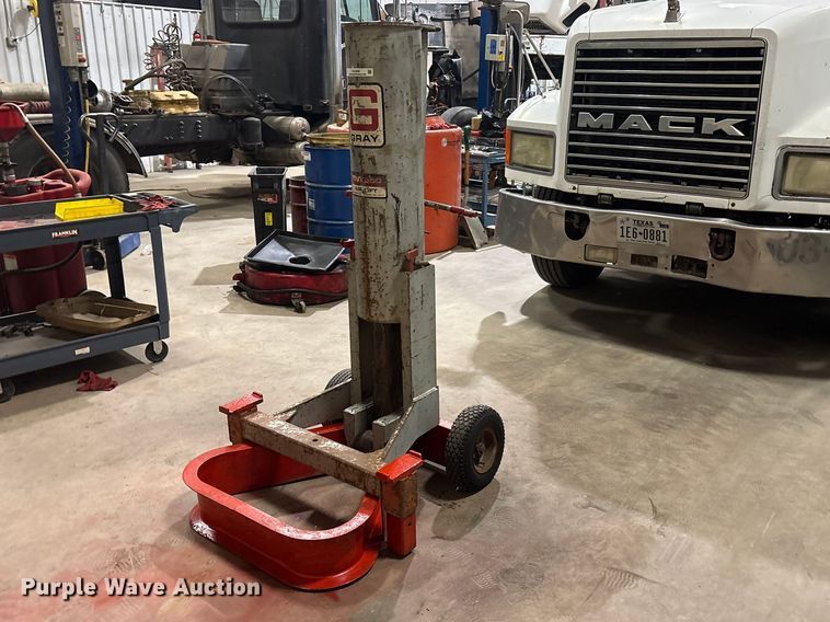 image for item EU4898 Gray TNT 550 air lift