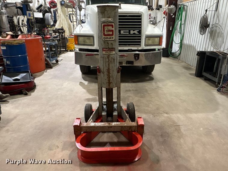 image for item EU4898 Gray TNT 550 air lift