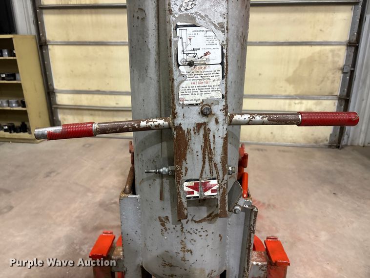 image for item EU4898 Gray TNT 550 air lift