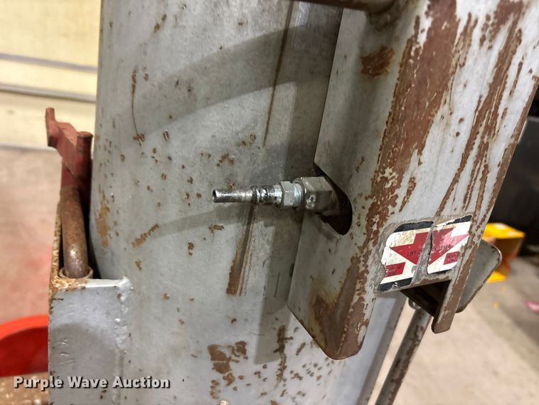 image for item EU4898 Gray TNT 550 air lift