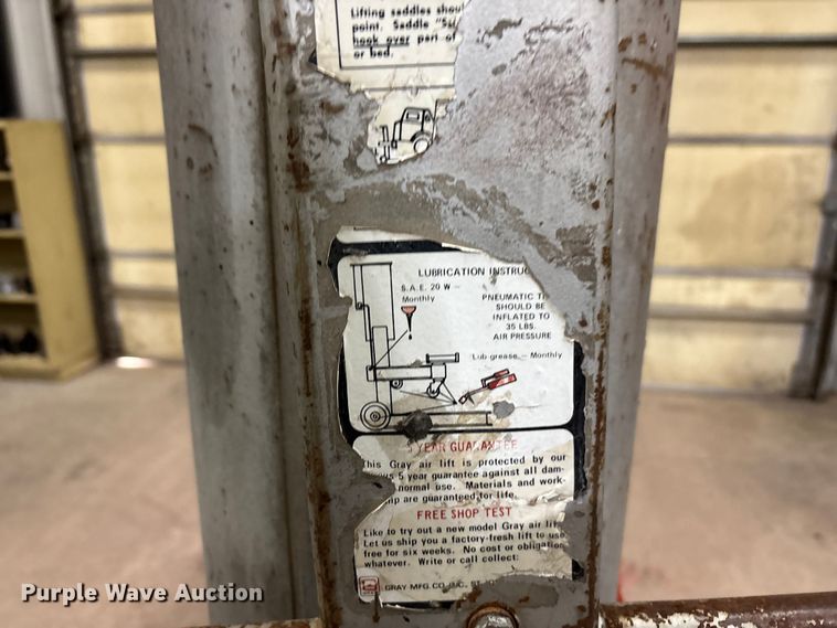 image for item EU4898 Gray TNT 550 air lift