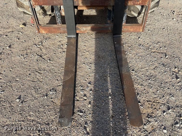 image for item EU4900 Mastercraft MC0811126 forklift