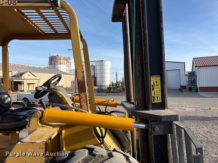 image for item EU4900 Mastercraft MC0811126 forklift