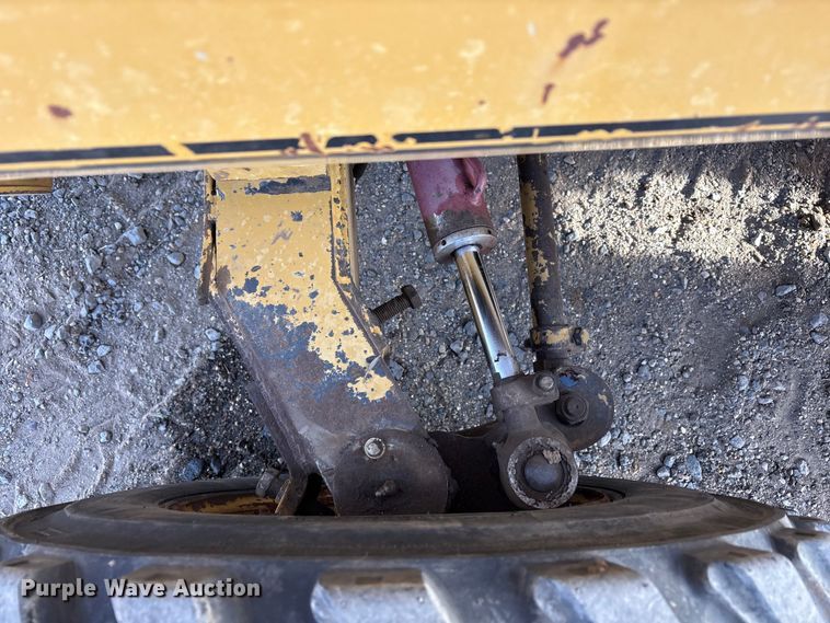 image for item EU4900 Mastercraft MC0811126 forklift