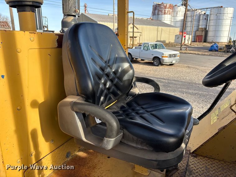 image for item EU4900 Mastercraft MC0811126 forklift