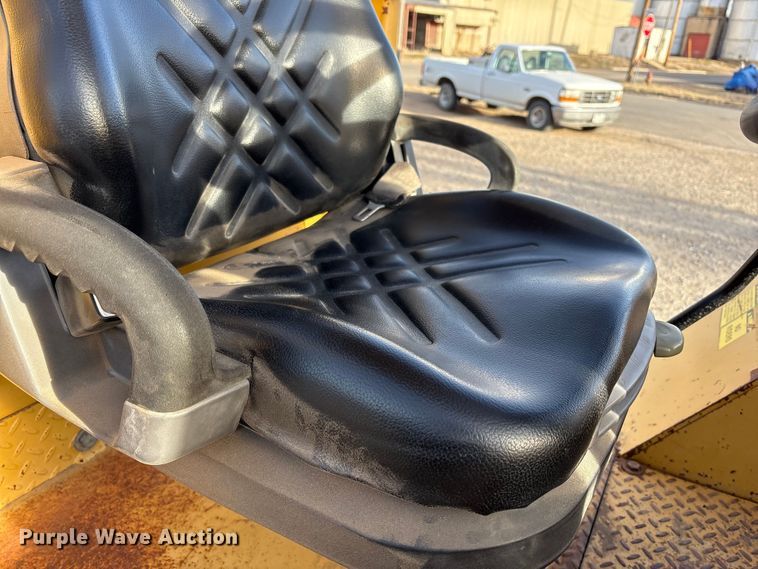 image for item EU4900 Mastercraft MC0811126 forklift