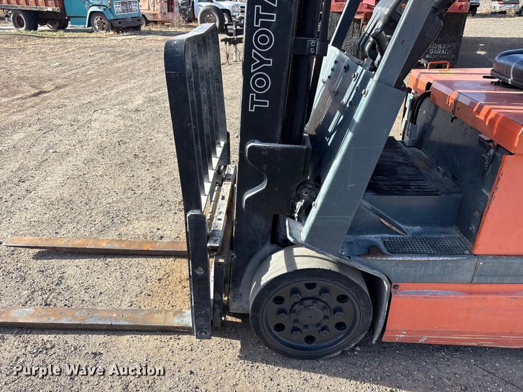 image for item EU4902 Toyota 30-5FBCHU25 forklift