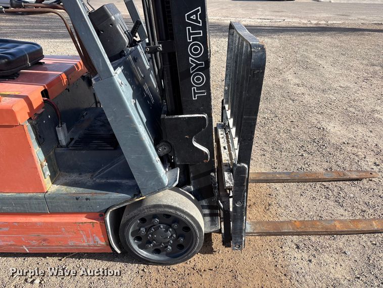 image for item EU4902 Toyota 30-5FBCHU25 forklift