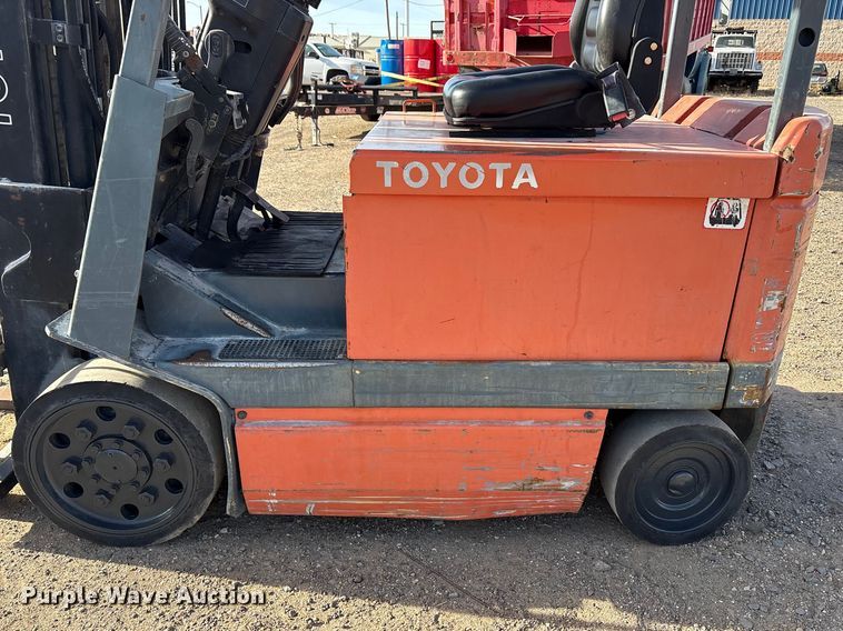 image for item EU4902 Toyota 30-5FBCHU25 forklift