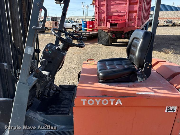 image for item EU4902 Toyota 30-5FBCHU25 forklift