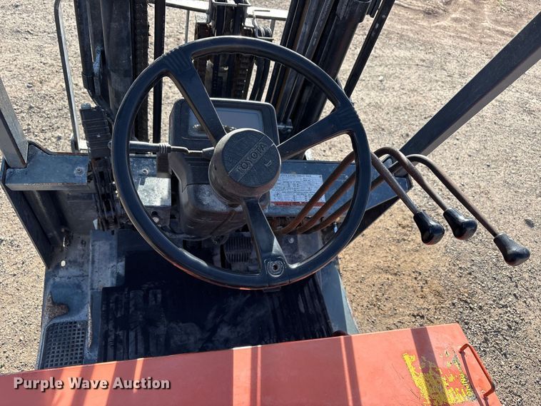 image for item EU4902 Toyota 30-5FBCHU25 forklift