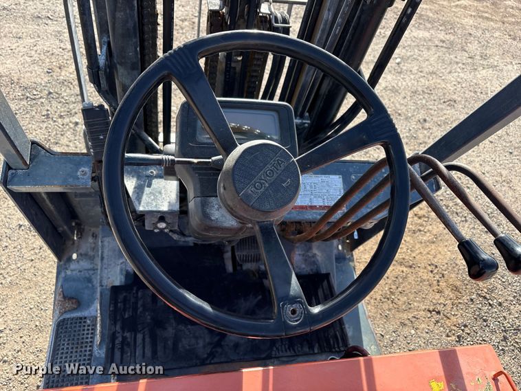 image for item EU4902 Toyota 30-5FBCHU25 forklift