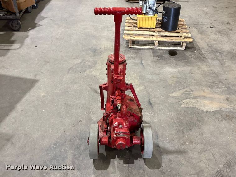 image for item EU4904 Duff-Norton Company 528 50 ton jack