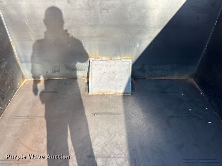 image for item EU4950 Roll-off container