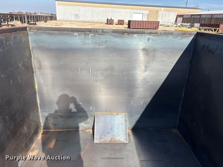 image for item EU4951 Roll-off container