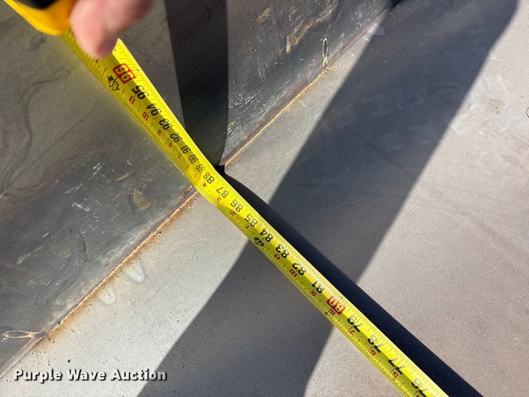 image for item EU4951 Roll-off container