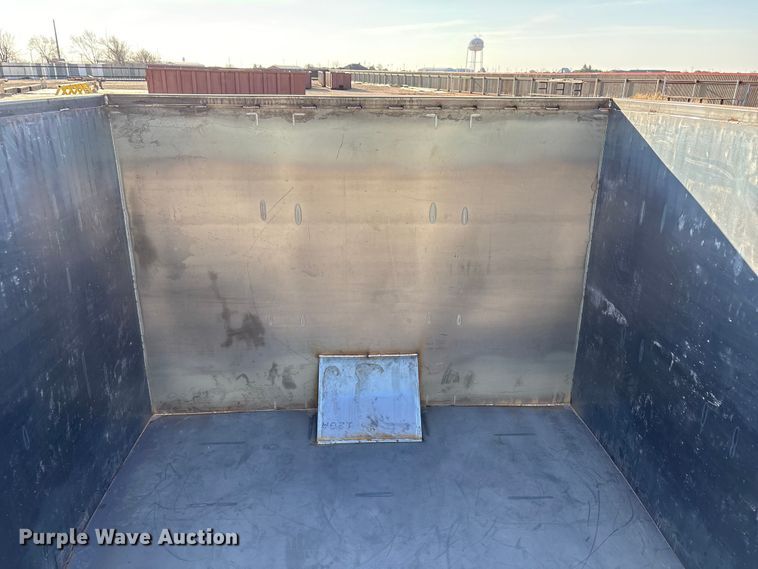 image for item EU4956 Roll-off container