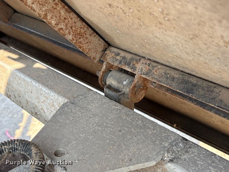 image for item EU7406 2004 Club Car XRT 1500 utility vehicle