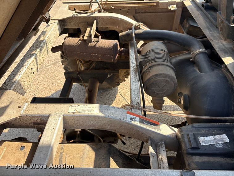 image for item EU7406 2004 Club Car XRT 1500 utility vehicle