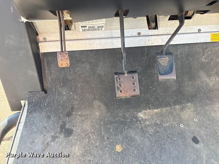 image for item EU7406 2004 Club Car XRT 1500 utility vehicle