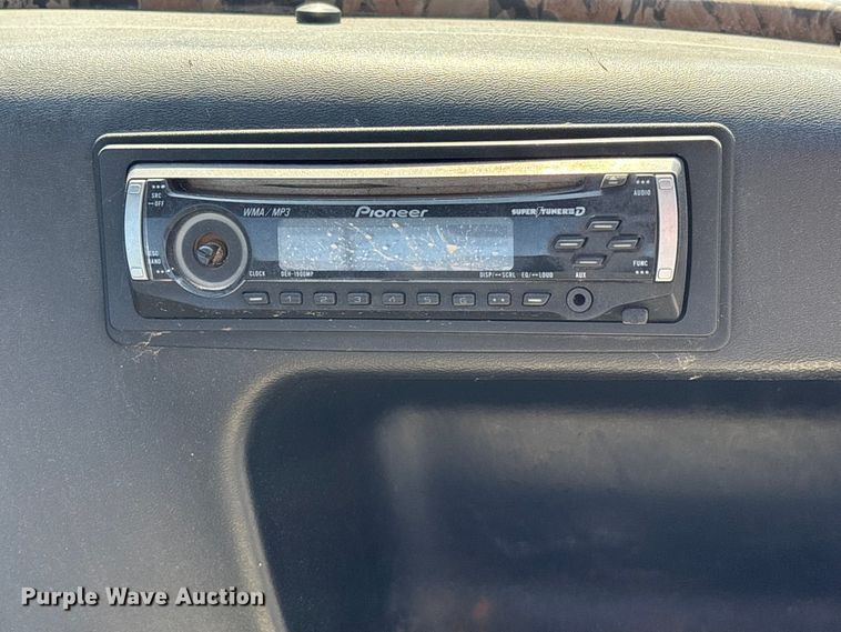 image for item EU7406 2004 Club Car XRT 1500 utility vehicle