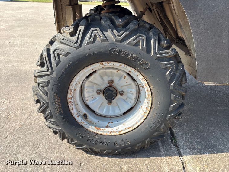 image for item EU7406 2004 Club Car XRT 1500 utility vehicle